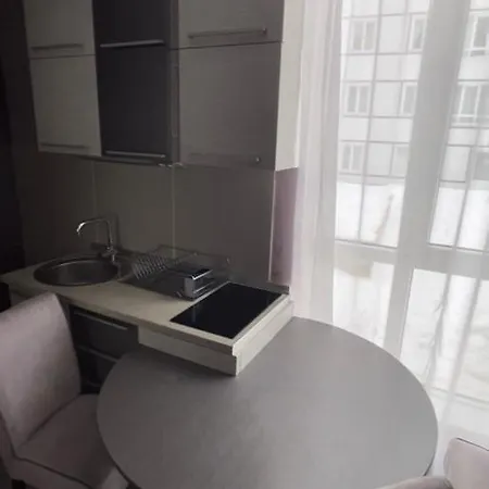 U Kraljevim Cardacima , Car 27 I 6-13 Apartament