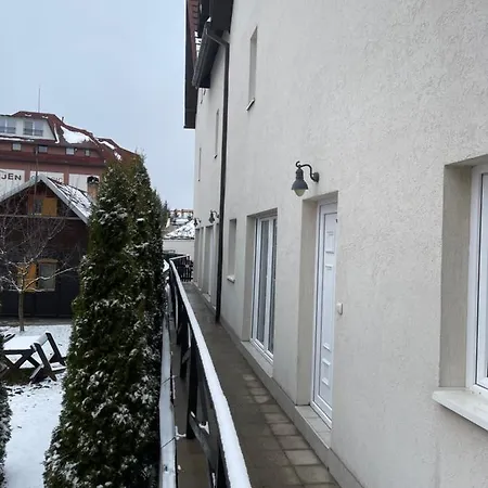 U Kraljevim Cardacima , Car 27 I 6-13 Daire *