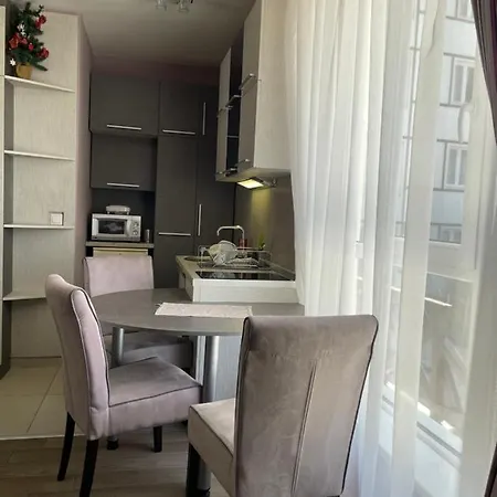 Apartament U Kraljevim Cardacima , Car 27 I 6-13