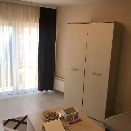 Daire U Kraljevim Cardacima , Car 27 I 6-13