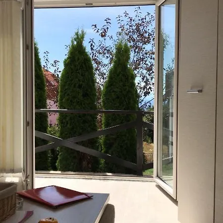 Apartament U Kraljevim Cardacima , Car 27 I 6-13 *