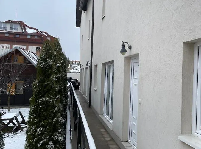 U Kraljevim Cardacima , Car 27 I 6-13 Lägenhet *